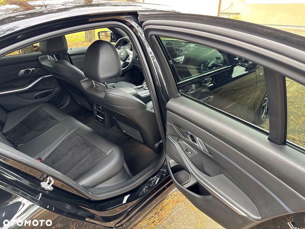 BMW Seria 3 320d xDrive M Sport Sport - 13