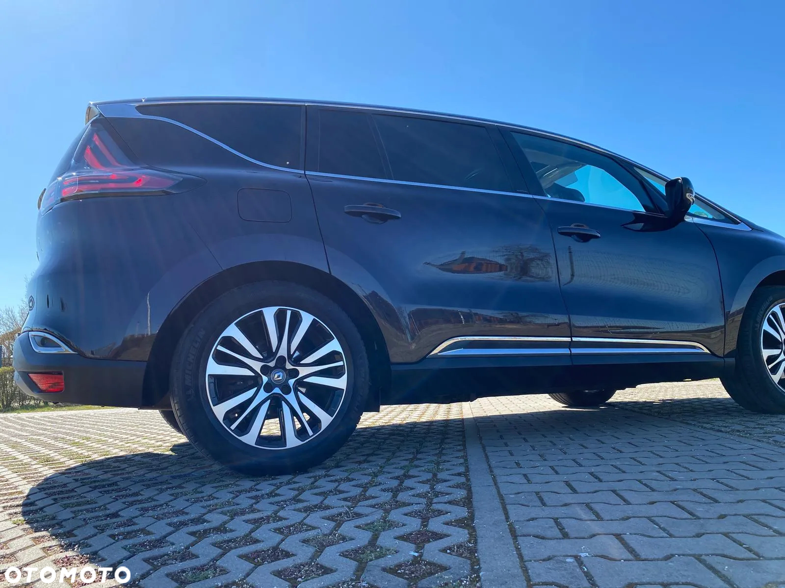 Renault Espace 1.6 dCi Energy Initiale Paris EDC - 25