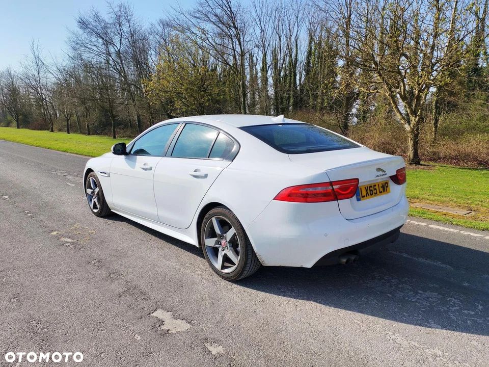 jaguar XE 2.0D Kolor Glacier White Drzwi Klapa Błotnik Tłumik Wydech Lampa Tył Lusterko - 1