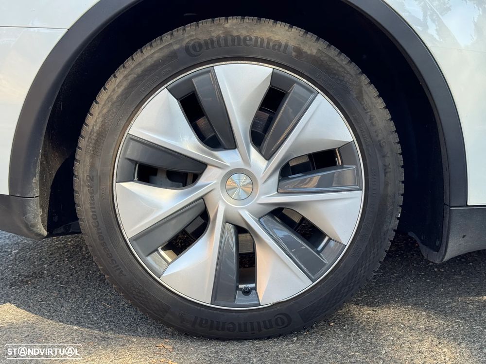 Tesla Model Y - 22