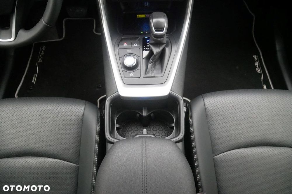 Toyota RAV4 - 11