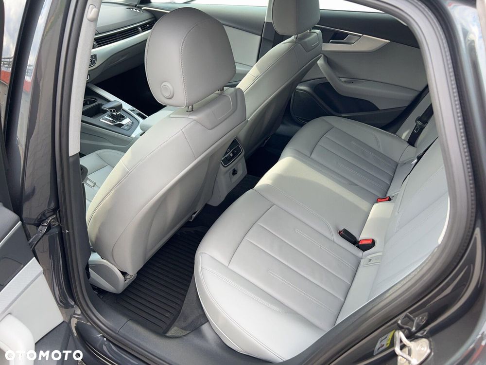 Audi A4 Limousine - 15