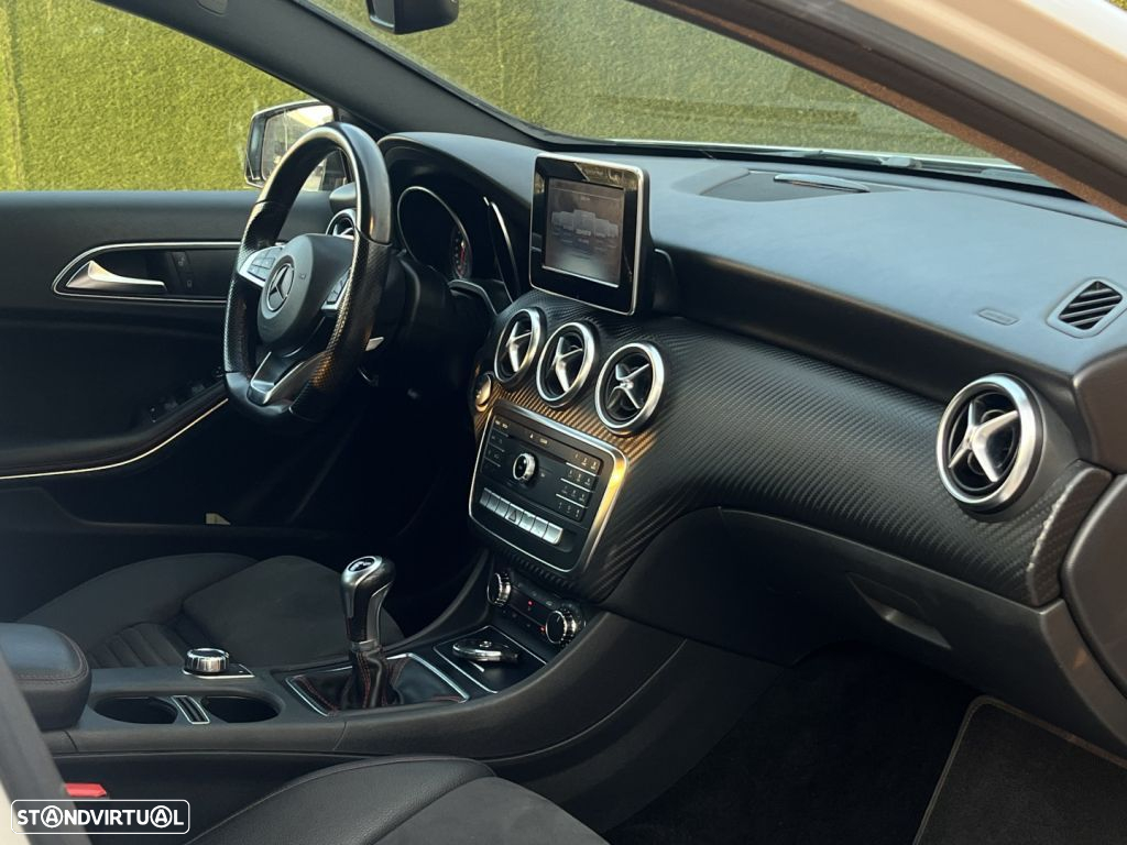 Mercedes-Benz A 200 d AMG Line - 28