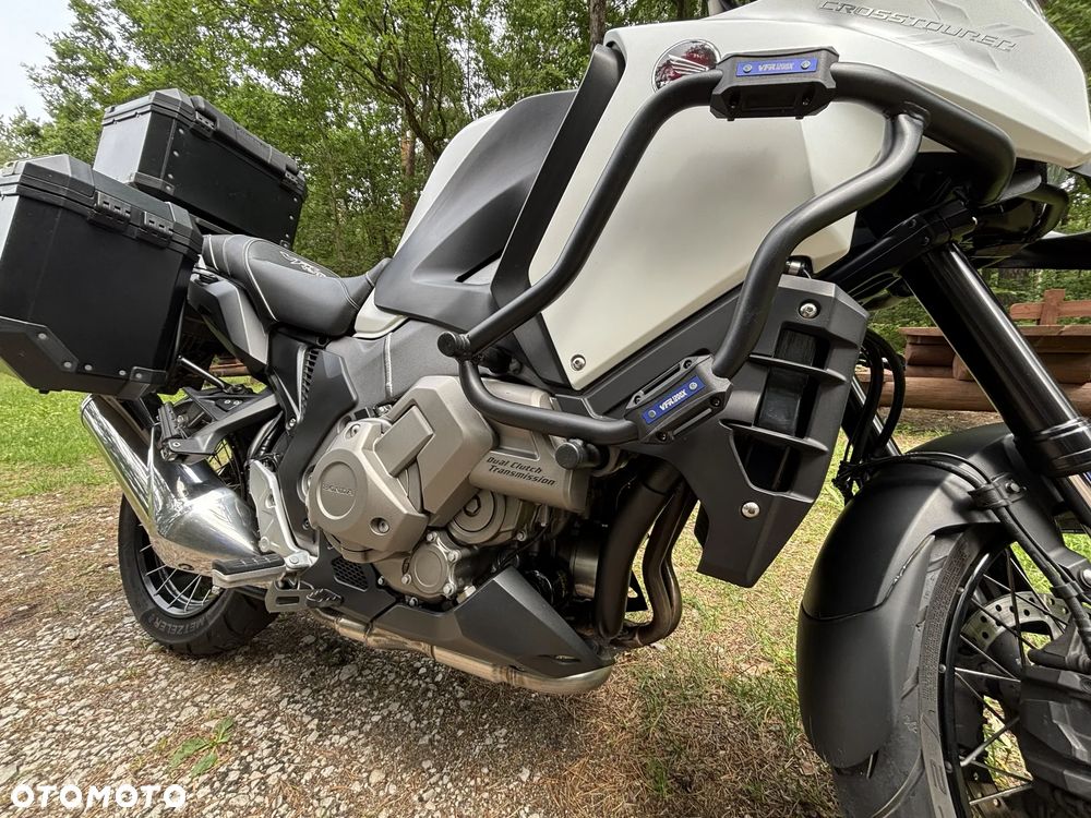 Honda VFR - 3