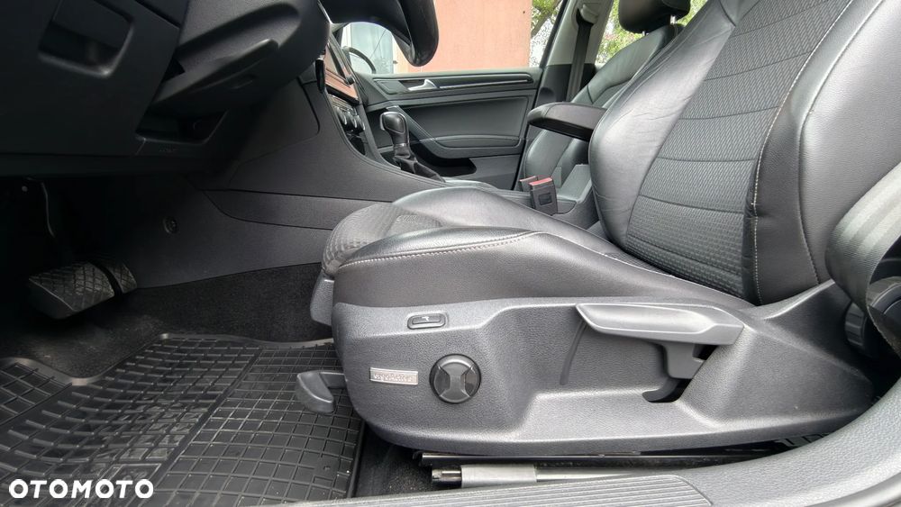 Volkswagen Golf 1.6 TDI Highline DSG - 31