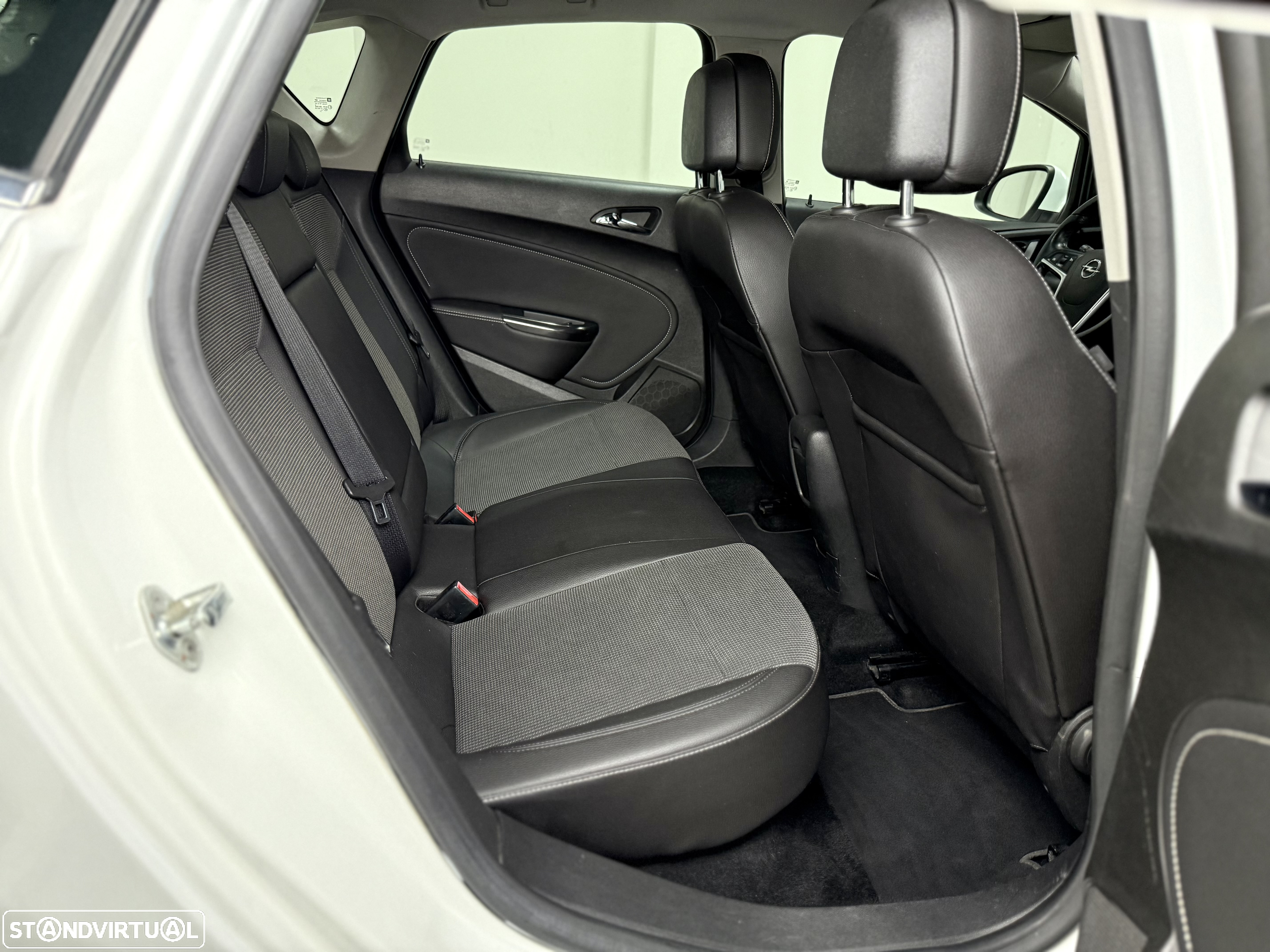 Opel Astra 1.7 CDTi Edition - 15