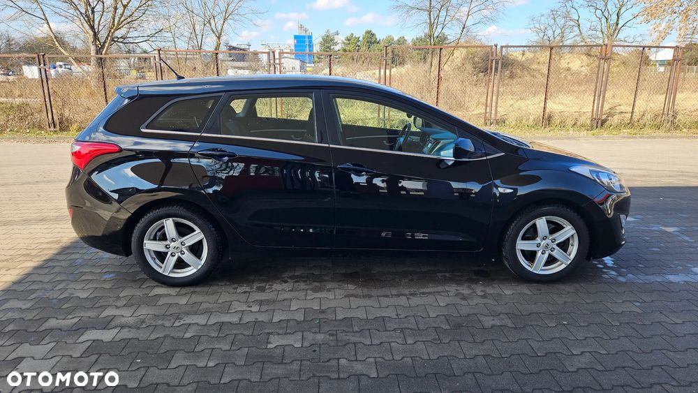 Hyundai i30 blue 1.6 GDI Trend - 14
