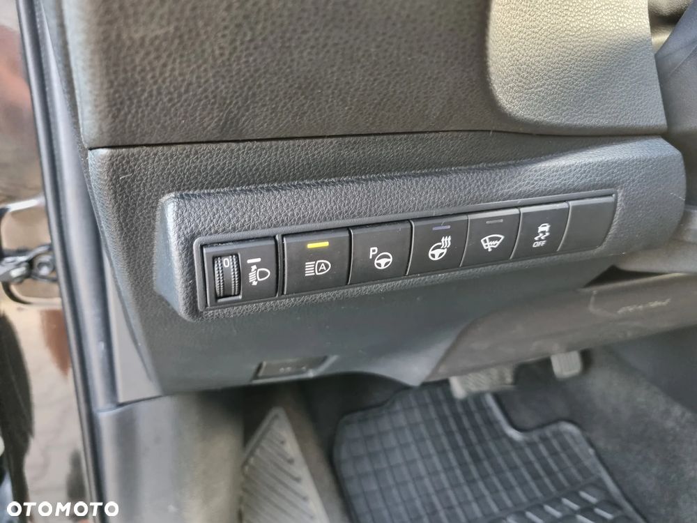Suzuki Swace 1.8 Hybrid Premium Plus CVT - 13