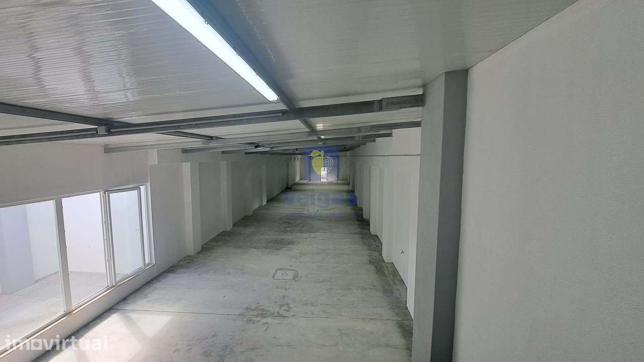 Armazém para Venda na Baixa da Banheira - Grande imagem: 2/18