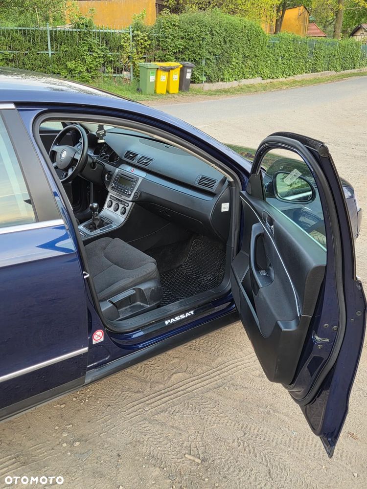 Volkswagen Passat 2.0 FSI Comfortline - 6