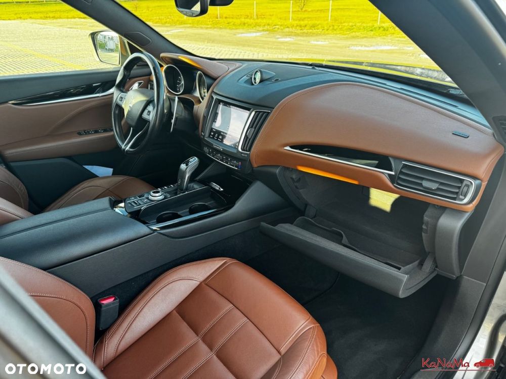 Maserati Levante - 16