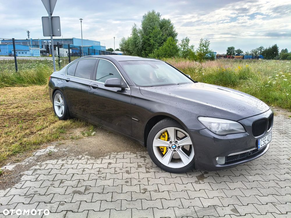 BMW Seria 7 740i - 2
