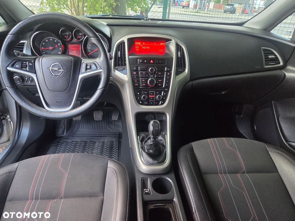 Opel Astra 1.4 Turbo ecoFLEX Start/Stop 150 Jahre - 11