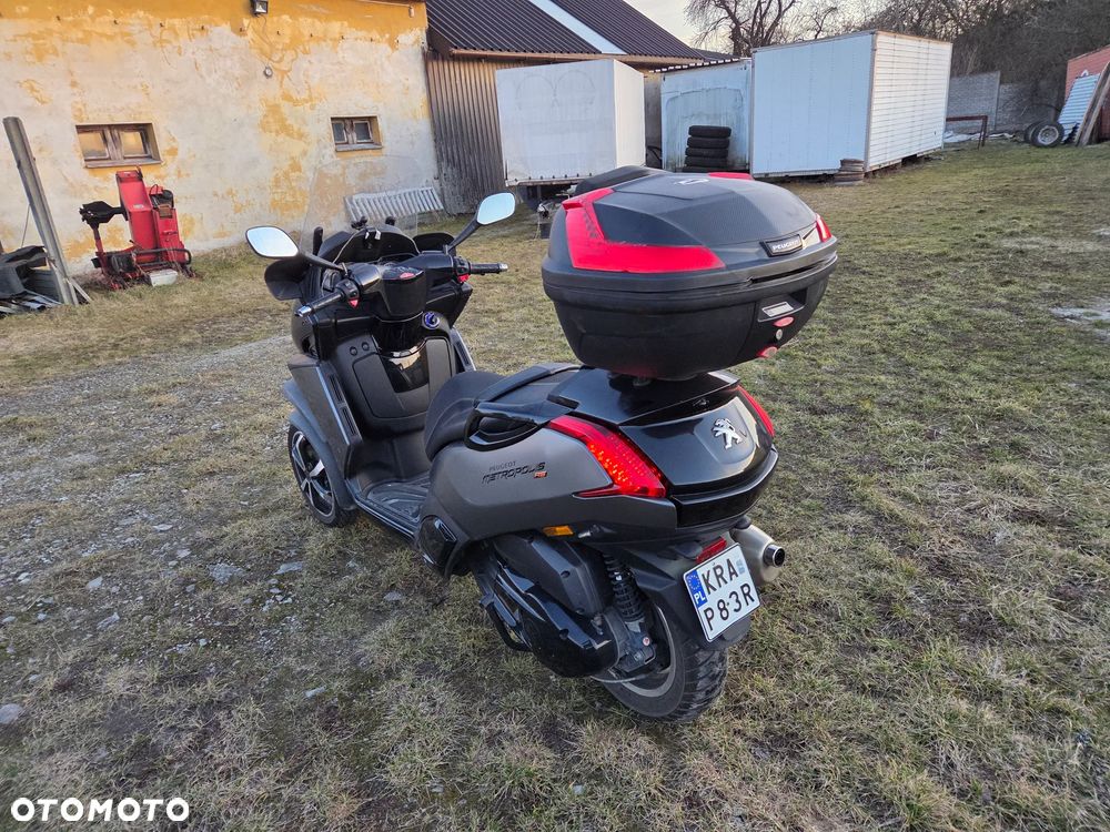 Peugeot Metropolis - 8