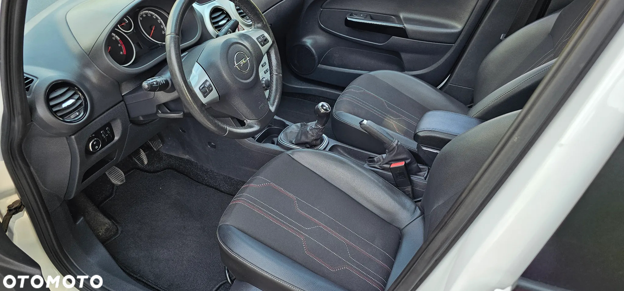 Opel Corsa 1.4 16V 150 Jahre - 21