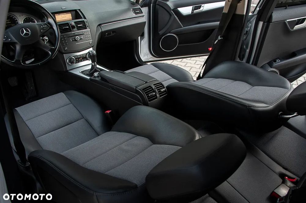 Mercedes-Benz Klasa C 180 Kompressor Avantgarde - 31