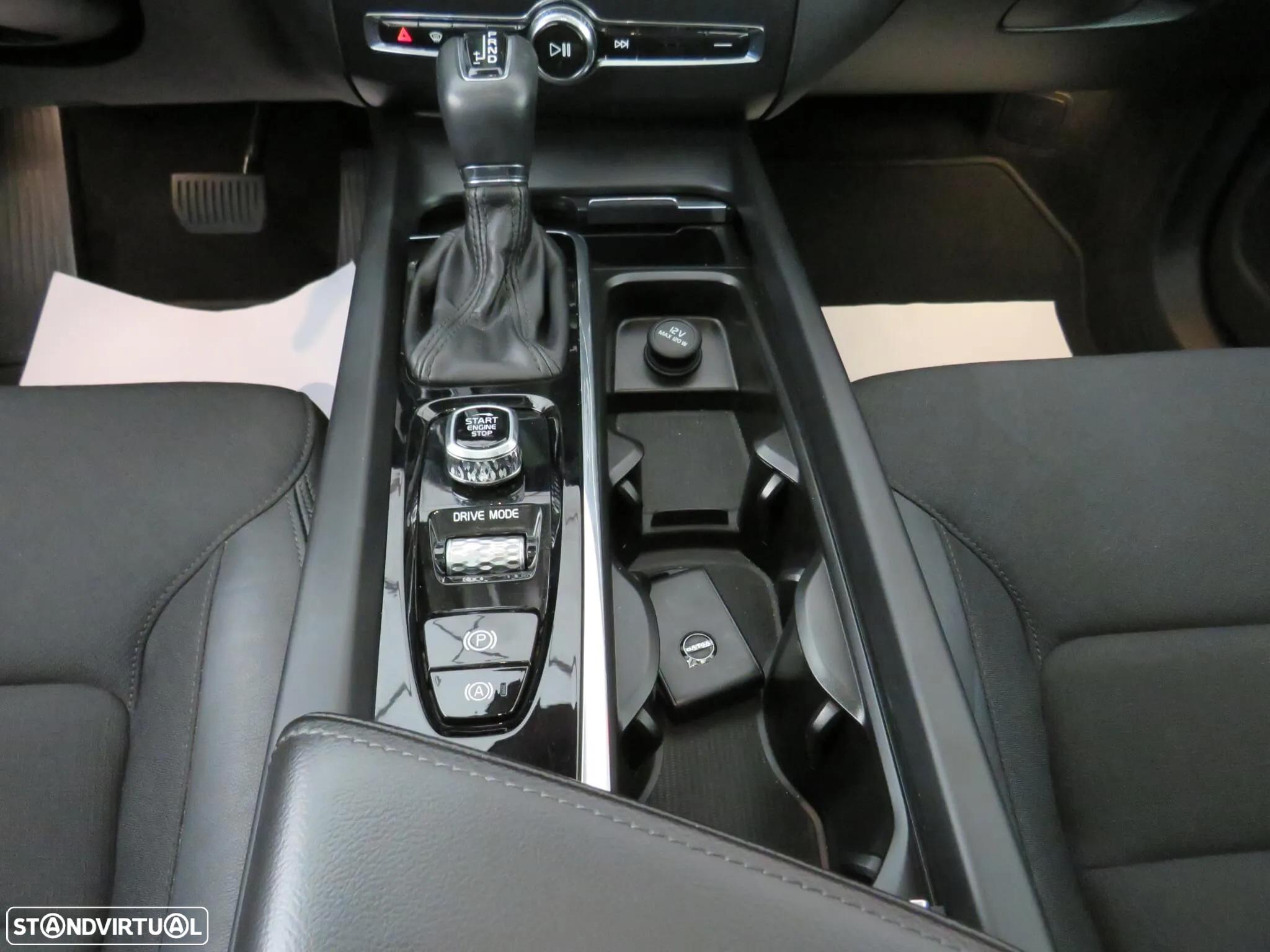 Volvo XC 60 2.0 D4 Momentum Plus Geartronic - 38
