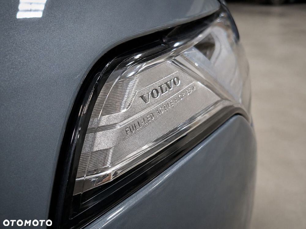 Volvo XC 90 - 25