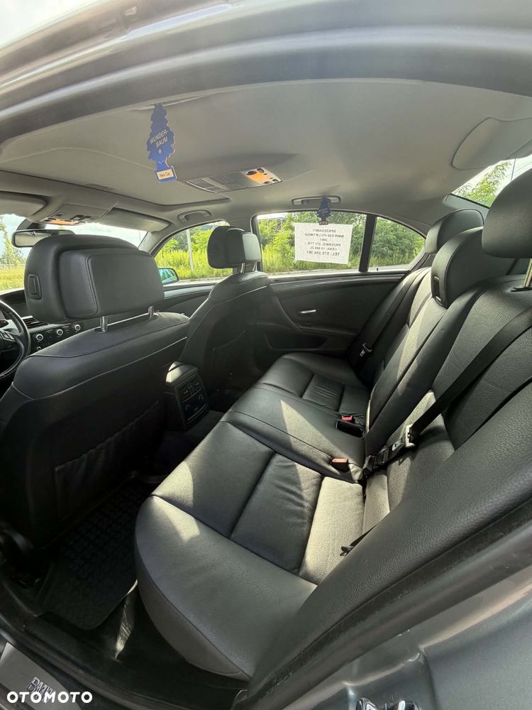 BMW Seria 5 523i - 14