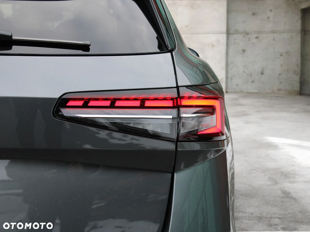 Skoda Superb 2.0 TSI Sportline DSG - 9