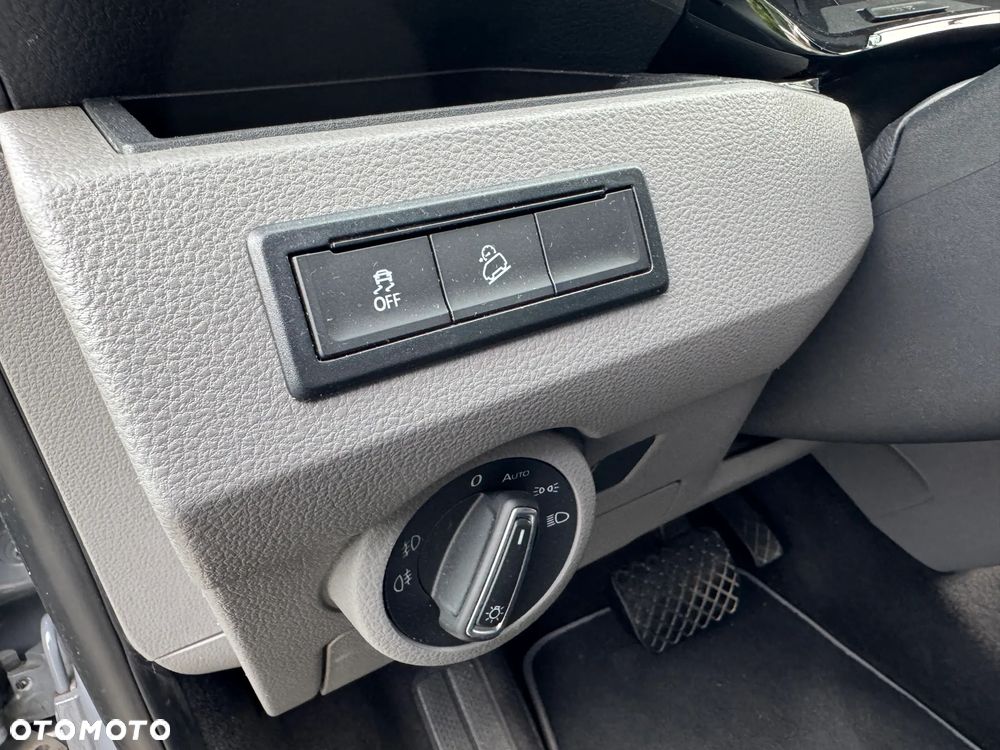 Volkswagen Caravelle - 33