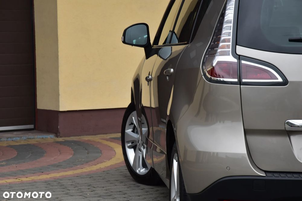 Renault Scenic 1.6 16V 110 Dynamique - 11