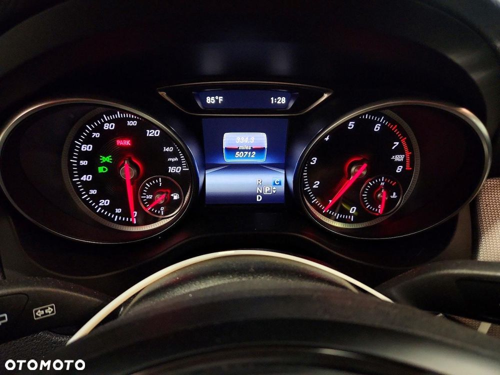 Mercedes-Benz GLA 250 4Matic 8G-DCT - 10