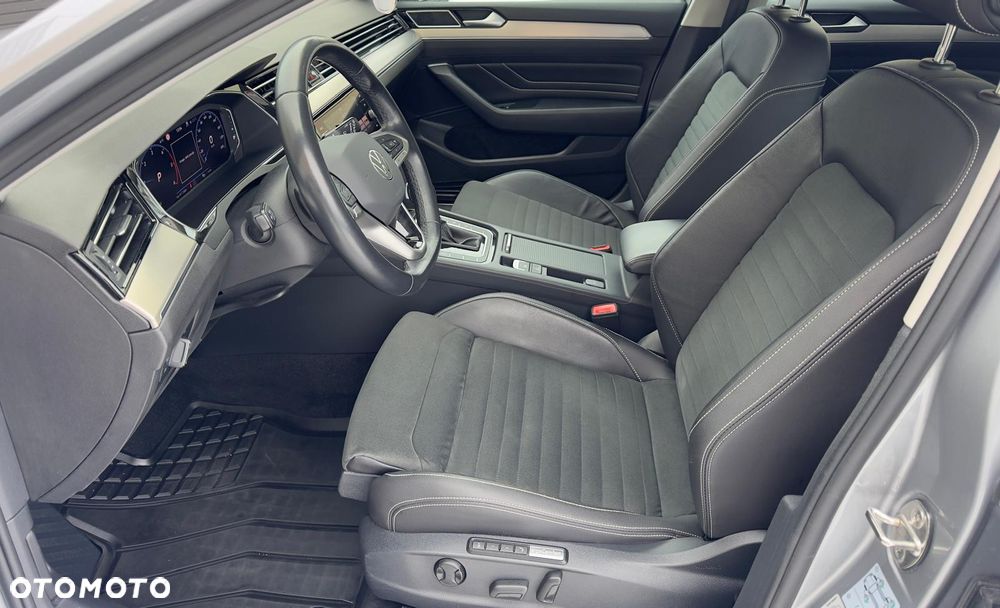 Volkswagen Passat Variant 2.0 TDI EVO Elegance DSG - 13