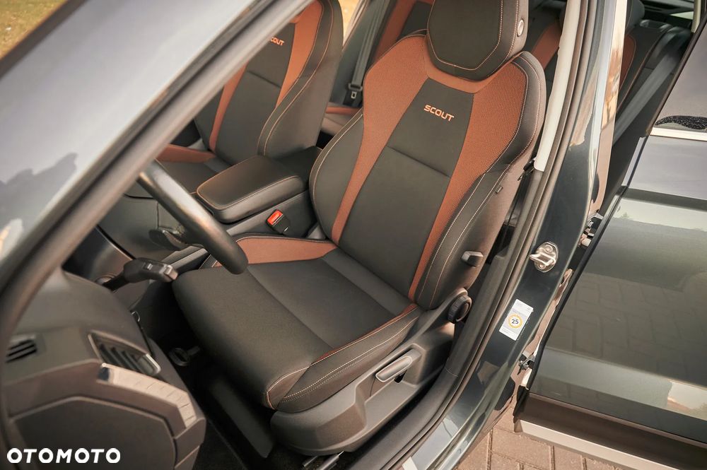 Skoda Karoq 2.0 TDI SCR 4x4 DSG Scout - 20