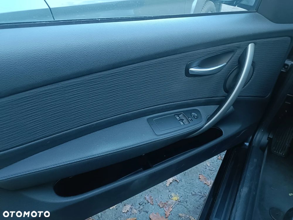 BMW Seria 1 116i - 11