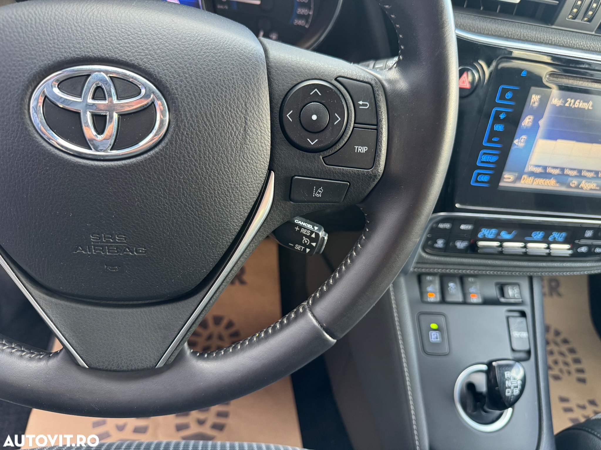 Toyota Auris 1.8 L VVT-i Hybrid Sol - 22