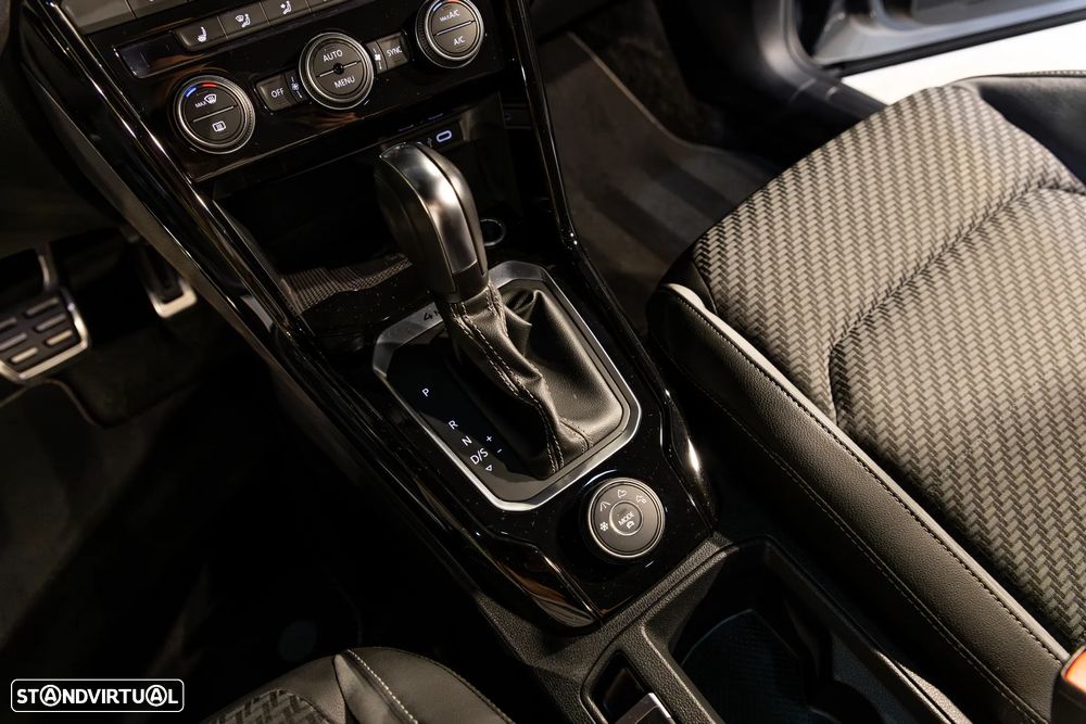 VW T-Roc 2.0 TSI OPF 4MOTION DSG - 43