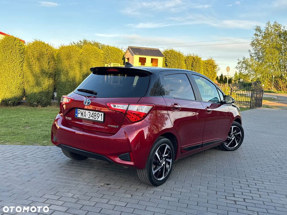 Toyota Yaris Hybrid 100 Selection Platinum - 5