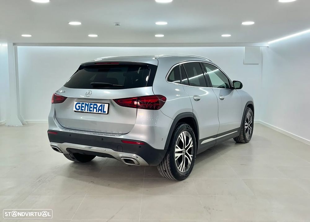 Mercedes-Benz GLA 200 Progressive - 4