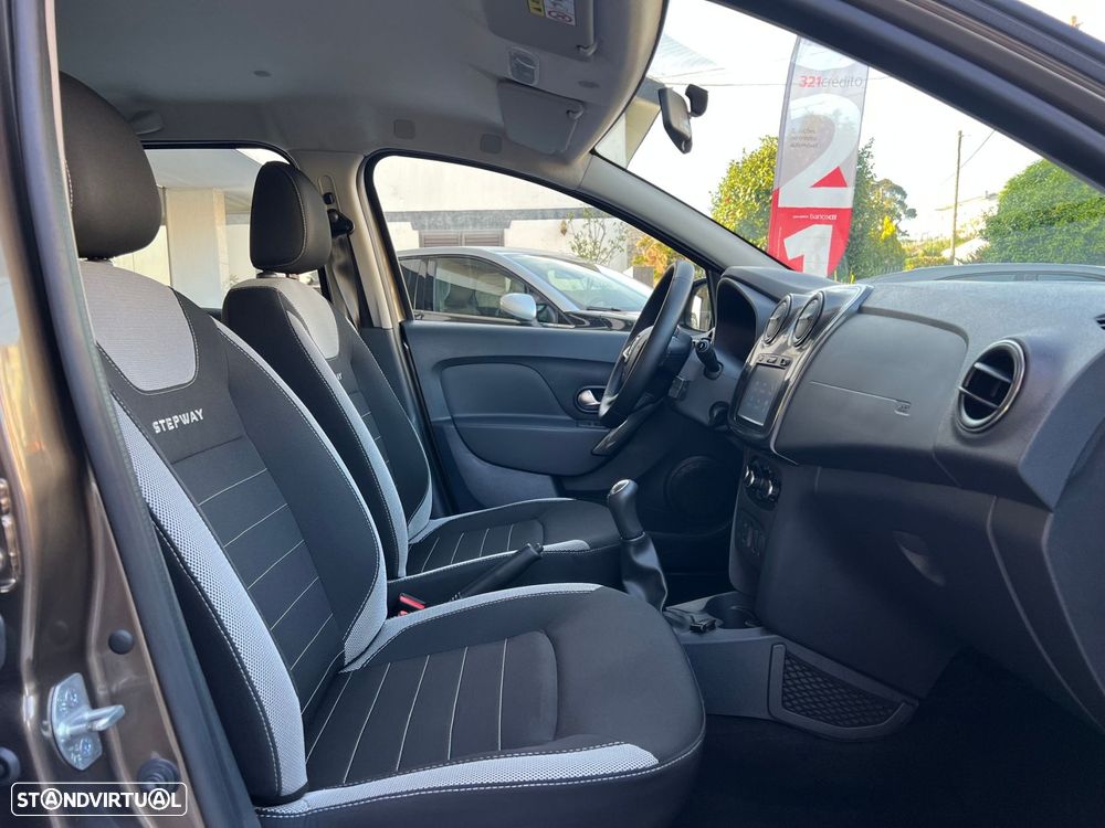 Dacia Sandero 0.9 TCe Stepway - 16