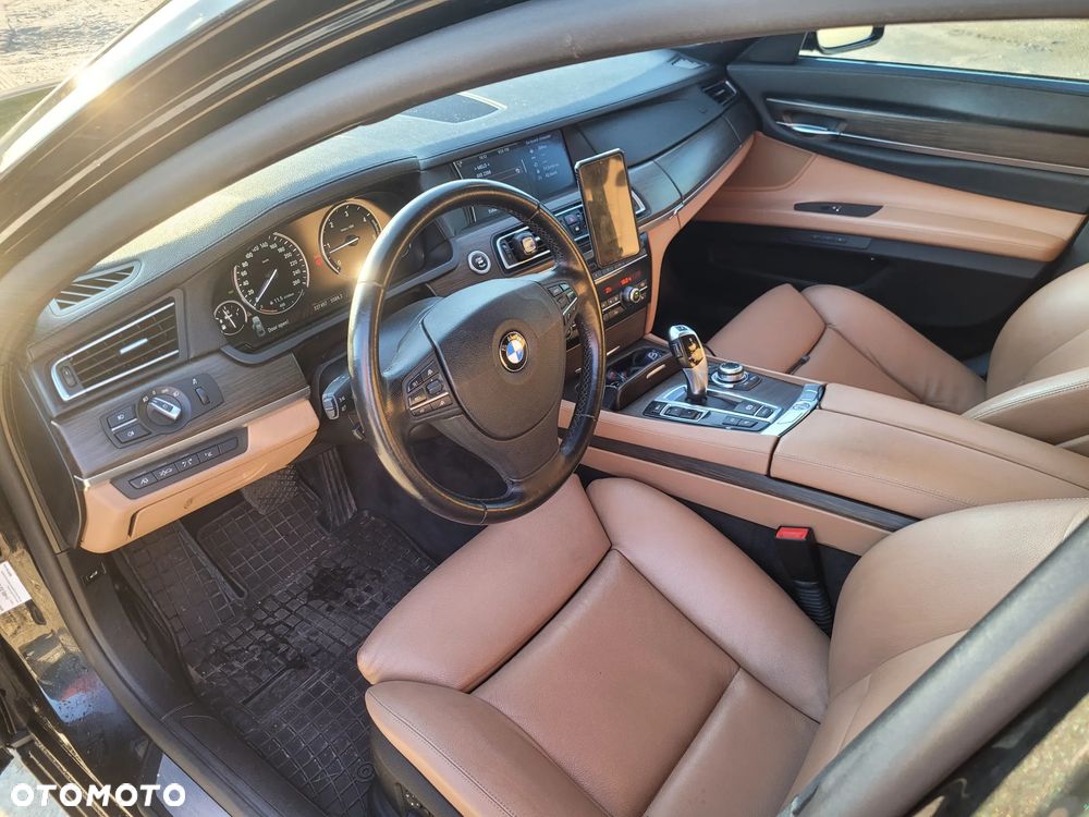 BMW Seria 7 730Ld - 14