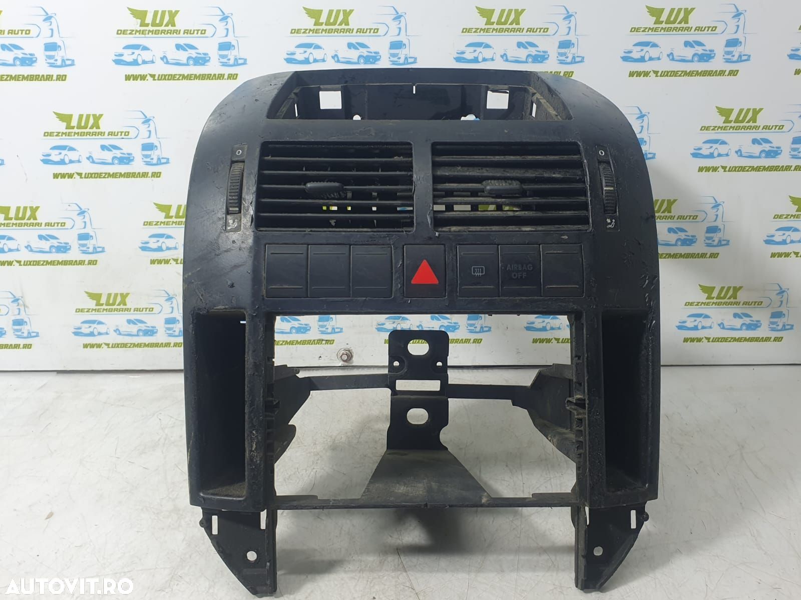 Consola centrala t0015839 Volkswagen VW Polo 4 9N  [din 2001 pana  20 - 1