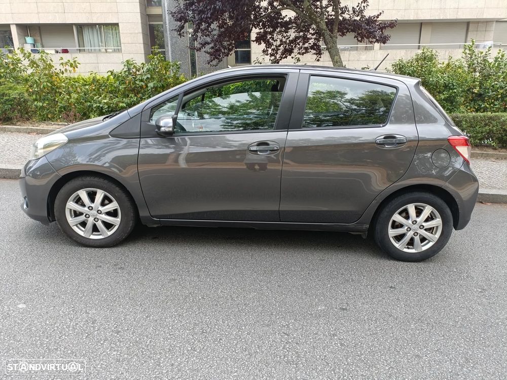 Toyota Yaris 1.4 D-4D High Pack+NAVI - 6