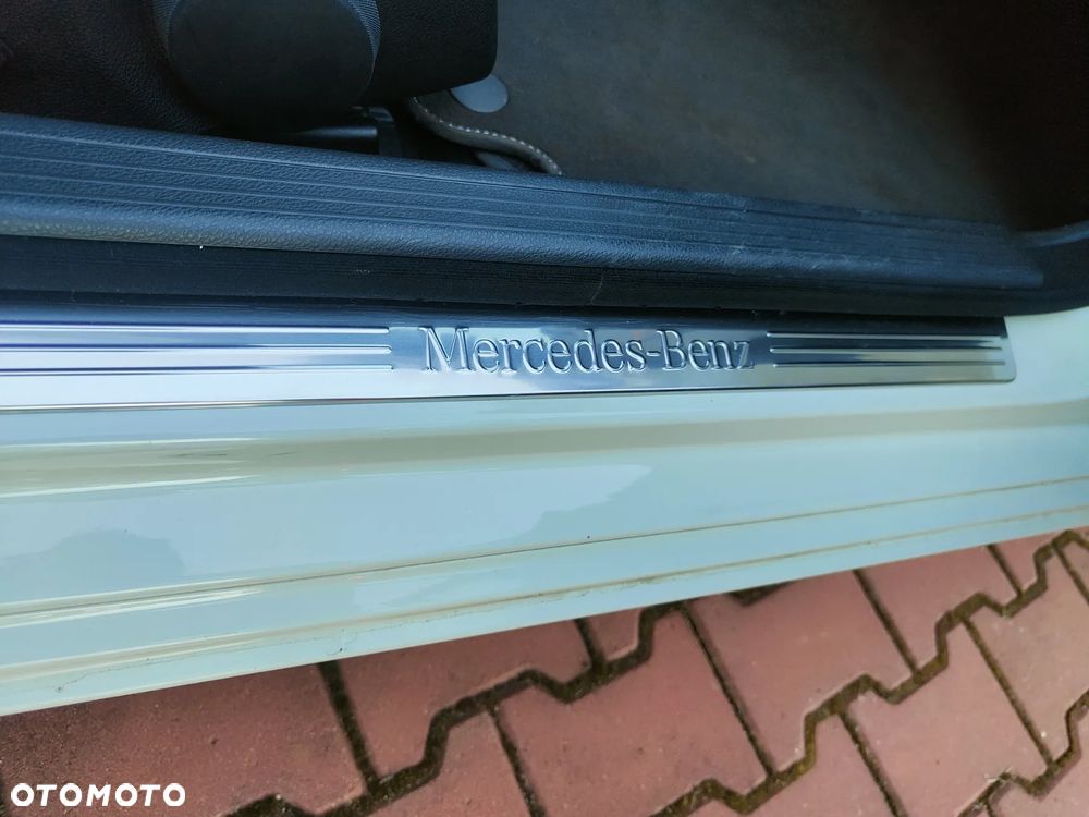 Mercedes-Benz Klasa C 300 CDI BlueEff 4-Matic Avantgarde - 12