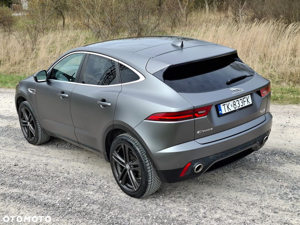 Jaguar E-Pace P250 AWD R-Dynamic S - 24