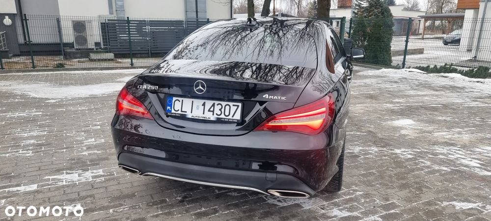 Mercedes-Benz CLA 250 4Matic 7G-DCT UrbanStyle Edition - 9