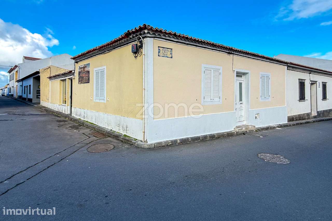 Moradia T2 com Espaço Comercial – Maia, São Miguel - Grande imagem: 2/23