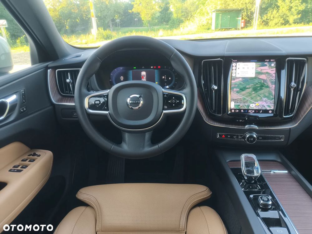 Volvo XC 60 B5 B AWD Plus Bright - 25
