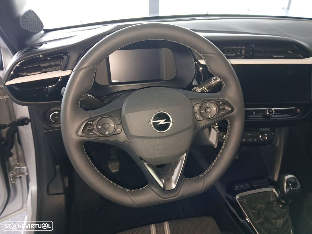 Opel Corsa 1.2 T GS - 2