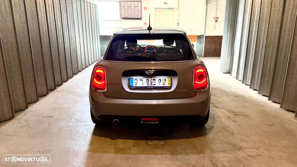 MINI 5 Portas Cooper D Auto - 15