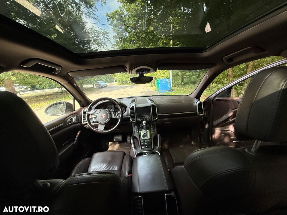 Porsche Cayenne - 6