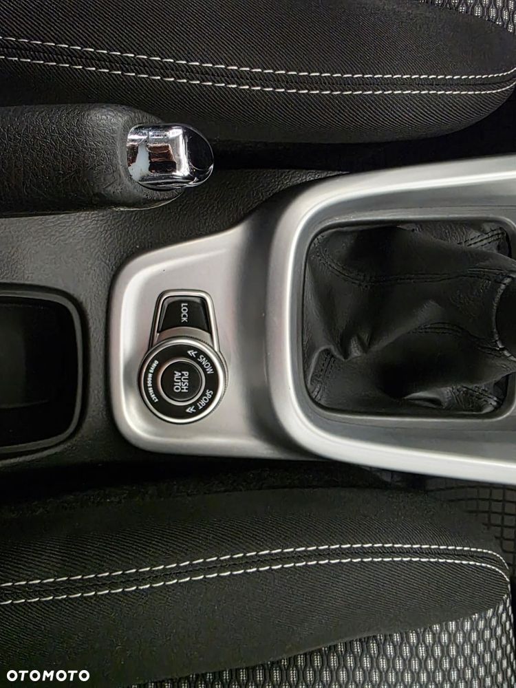 Suzuki Vitara 1.6 (4x4) Allgrip Comfort+ - 31