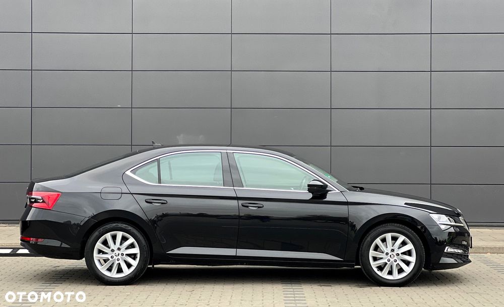 Skoda Superb 2.0 TDI DSG Premium Edition - 10