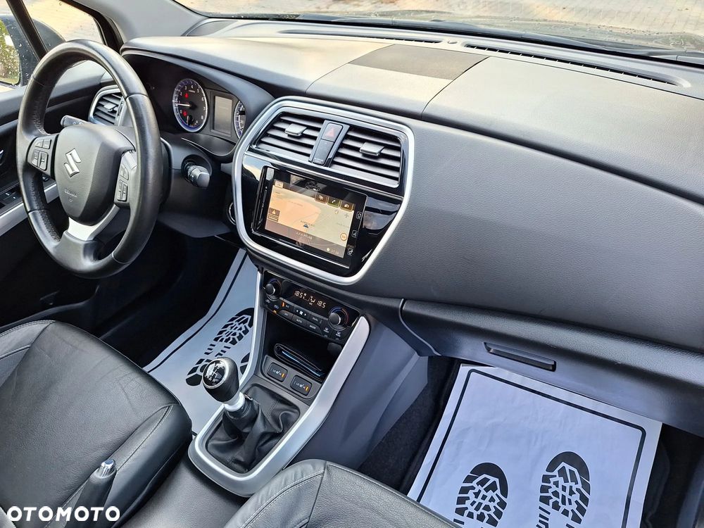 Suzuki SX4 S-Cross 1.4 T Premium - 16
