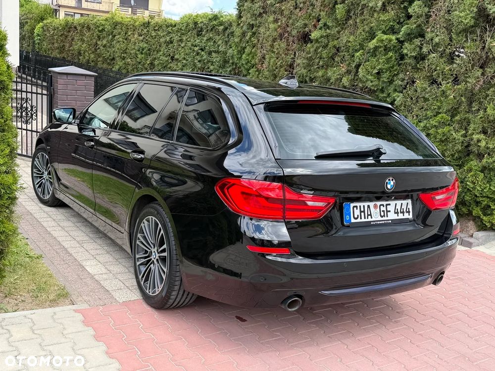 BMW Seria 5 520d Sport Line - 10